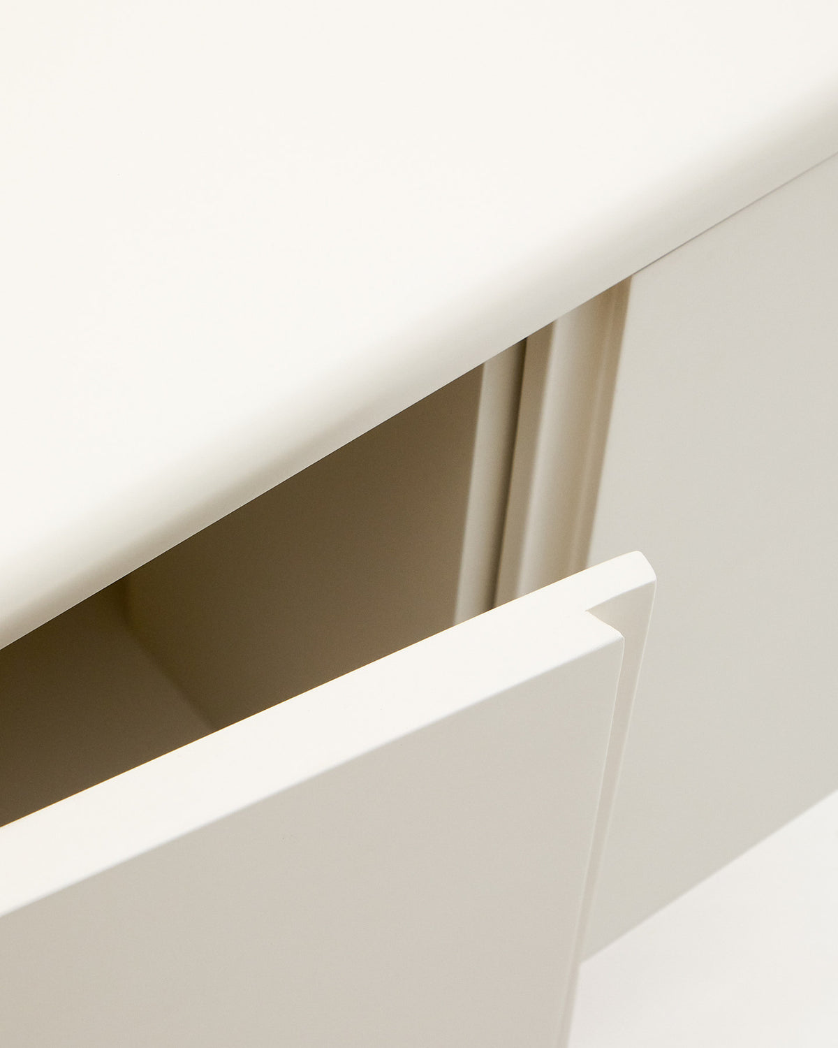 Badezimmermöbel Salaya aus Eschenschichtholz mit beigefarbener Lackierung 90 x 45 cm in Beige präsentiert im Onlineshop von KAQTU Design AG. Wandschrank ist von Kave Home