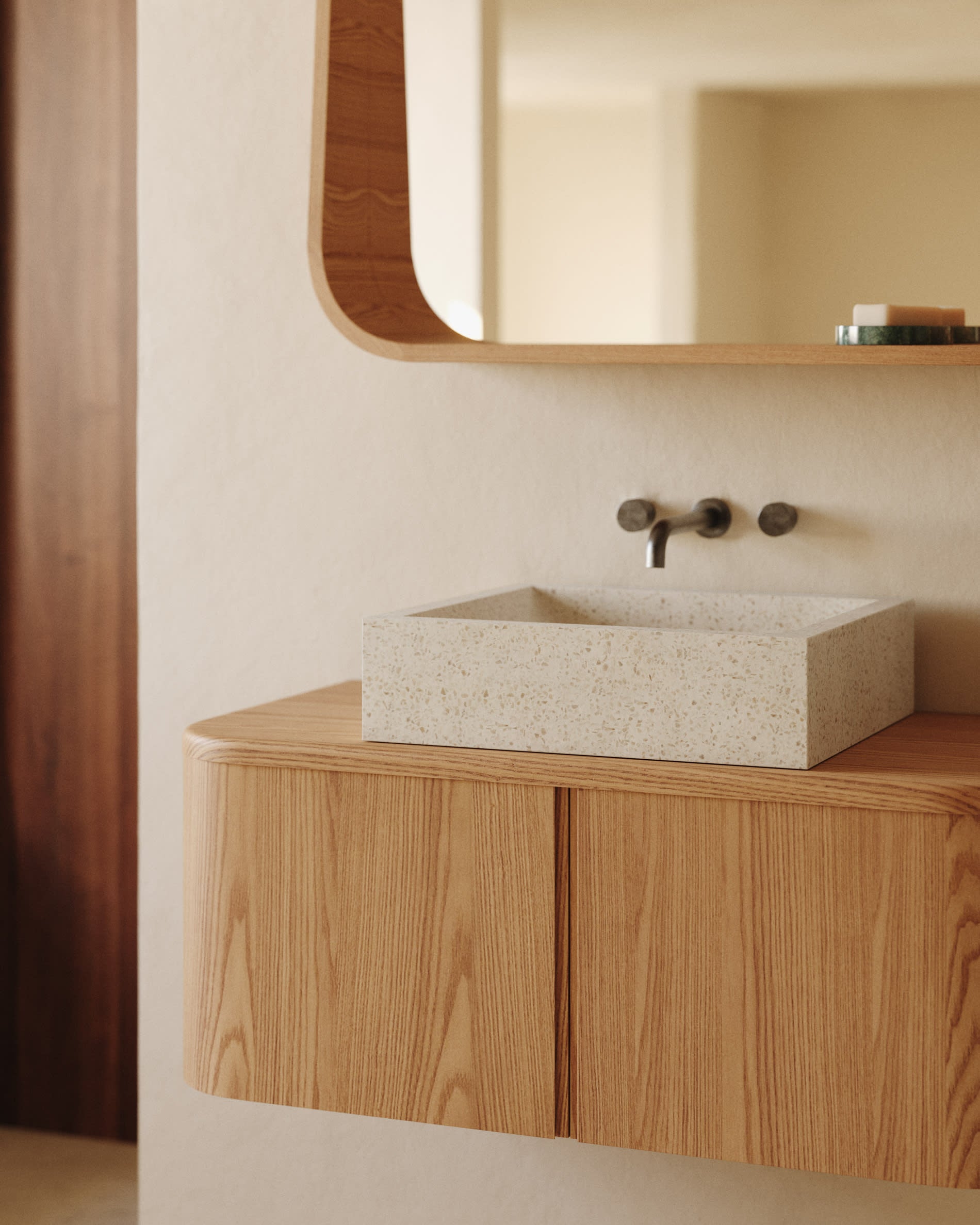 Badezimmermöbel Salaya aus Eschensperrholz, naturfarben, 90x45 cm, von Kave Home. Modernes Design und praktische Funktionalität.