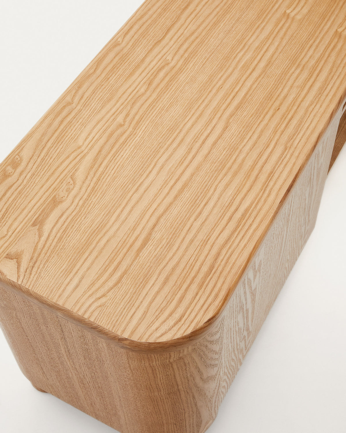 Salaya TV-Möbel aus Eschenfurnierholz FSC Mix Credit 200 x 52 cm in Natur präsentiert im Onlineshop von KAQTU Design AG. TV-Möbel ist von Kave Home