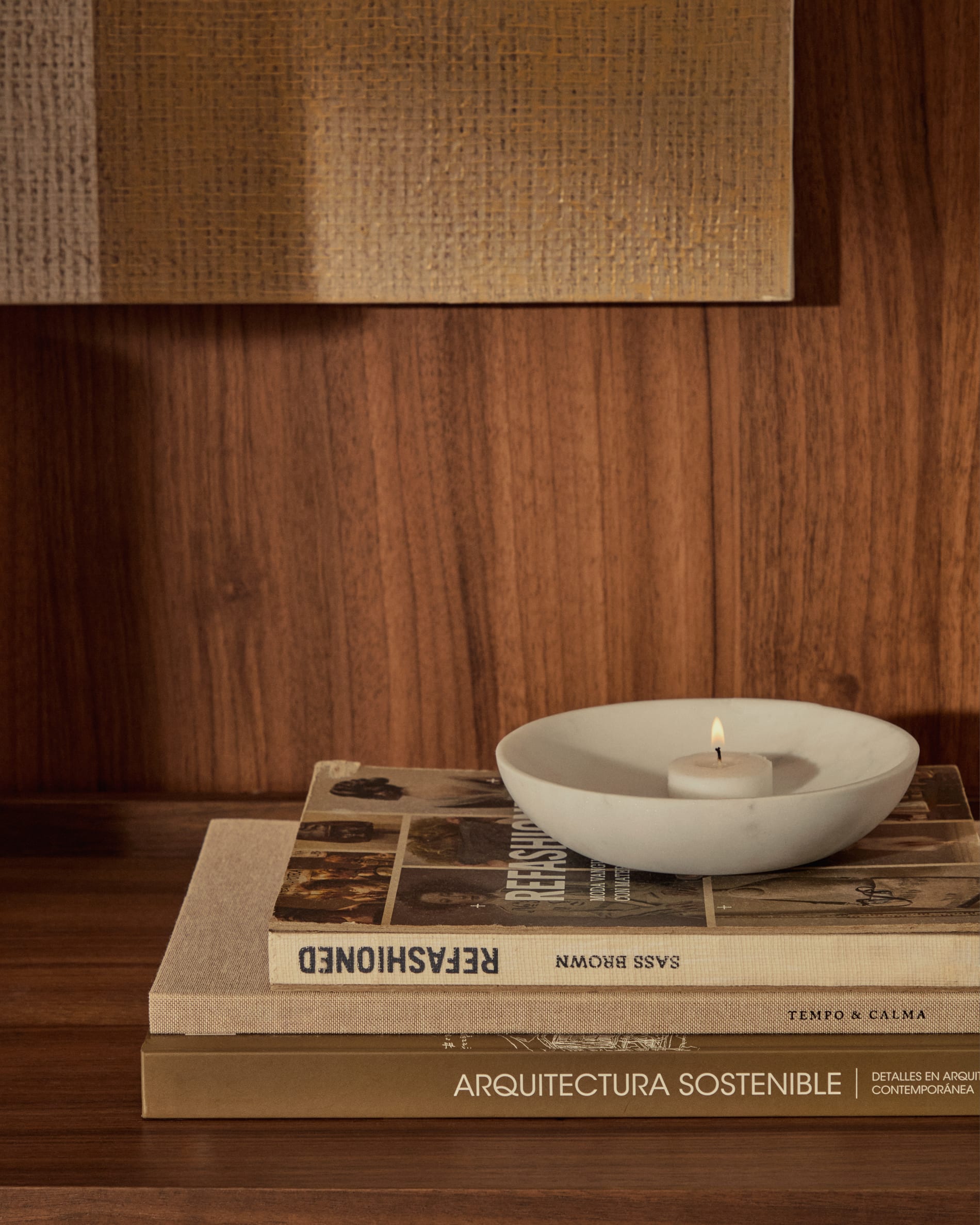 Elegantes TV-Möbel Onix aus FSC-zertifiziertem Walnussfurnier, 200 x 45 cm. Funktional, nachhaltig und mit japanischem Design inspiriert.