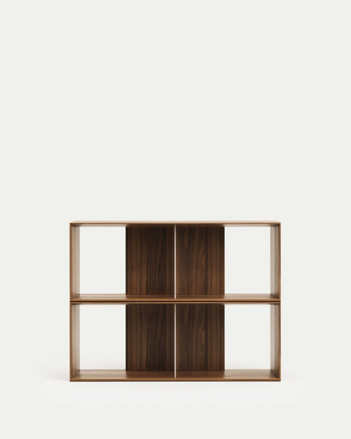 Litto Set aus 2 modularen Regalen aus Nussholzfurnier 101 x 76 cm in Braun präsentiert im Onlineshop von KAQTU Design AG. Regalsystem ist von Kave Home