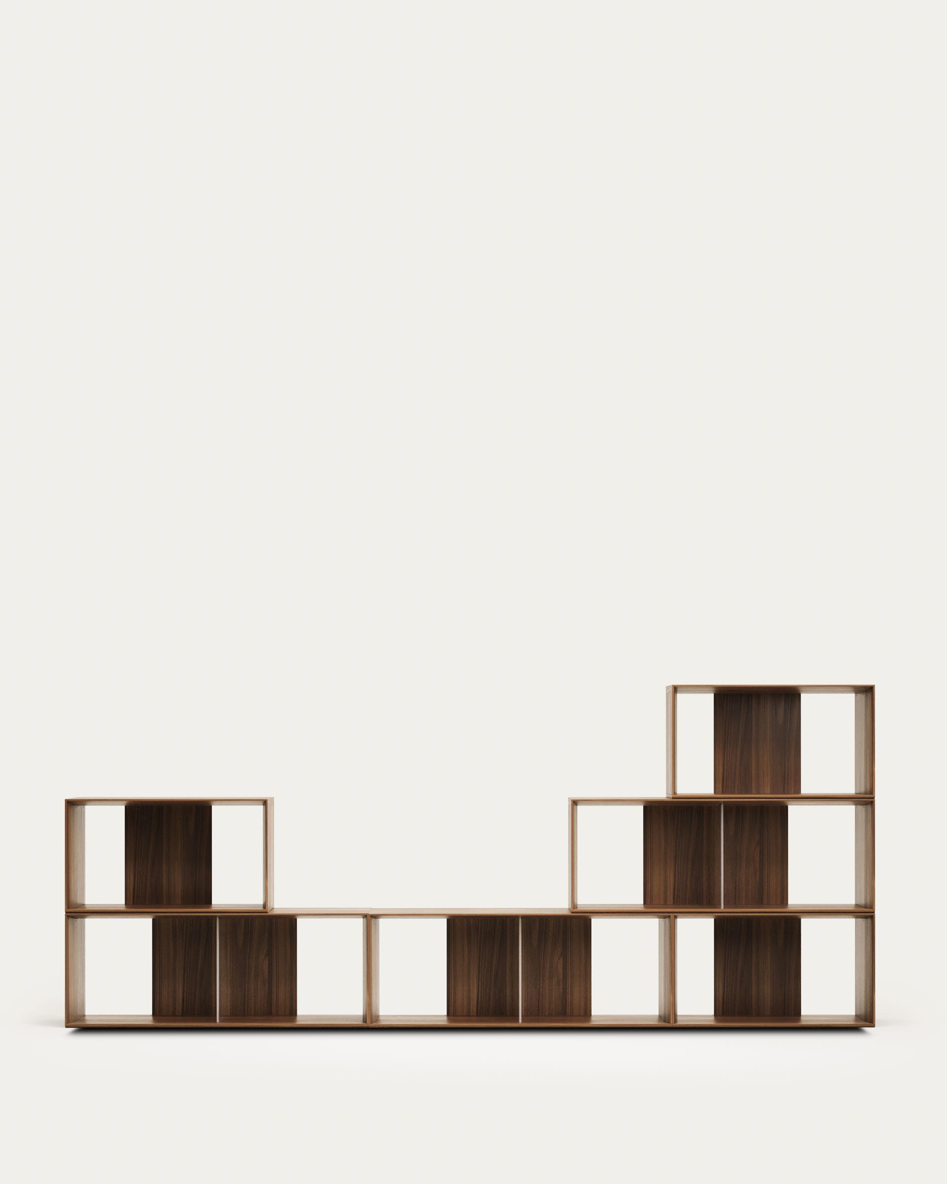 Das Litto Set besteht aus 6 modularen Regalen aus edlem Nussholzfurnier, ideal für stilvolle und flexible Wohnraumgestaltung.
