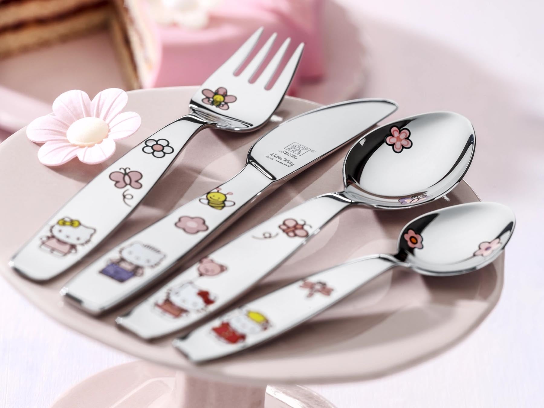 Verspieltes 4-teiliges Kinderbesteck mit Hello Kitty Motiven, ideal für kleine Fans, aus hochwertigem Edelstahl von Zwilling.