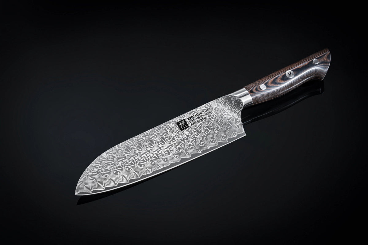 Tanrei Santokumesser 180mm in Schwarz präsentiert im Onlineshop von KAQTU Design AG. Küchenmesser ist von Zwilling Kitchen