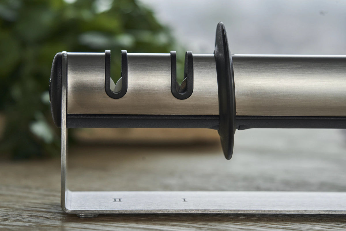 TWINSHARP Select Messerschärfer Inox 195 mm in Schwarz präsentiert im Onlineshop von KAQTU Design AG. Küchenmesser ist von Zwilling Kitchen