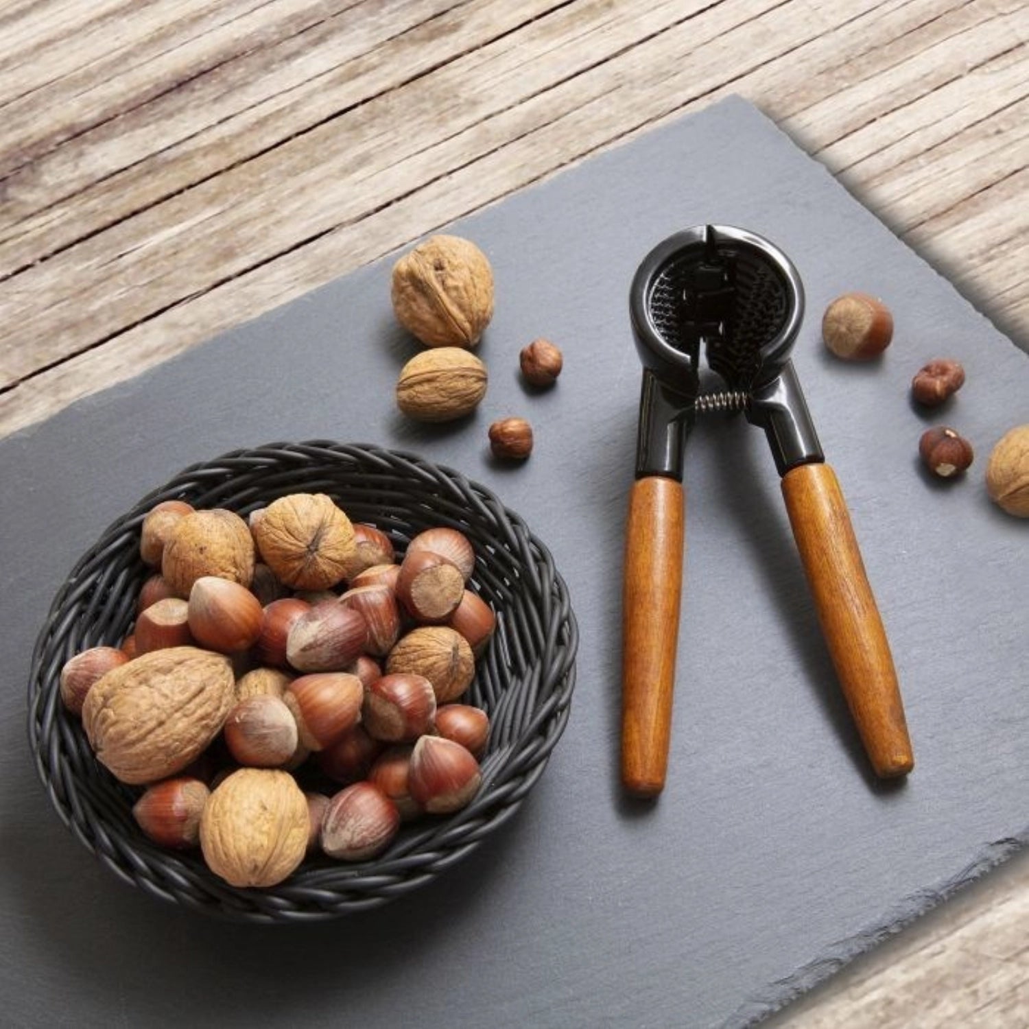 Nussknacker und Sektzange Nussprofi mit Holzgriff, 17x8.5x6cm, ideal zum Öffnen von Nüssen und Flaschen, funktional und elegant.