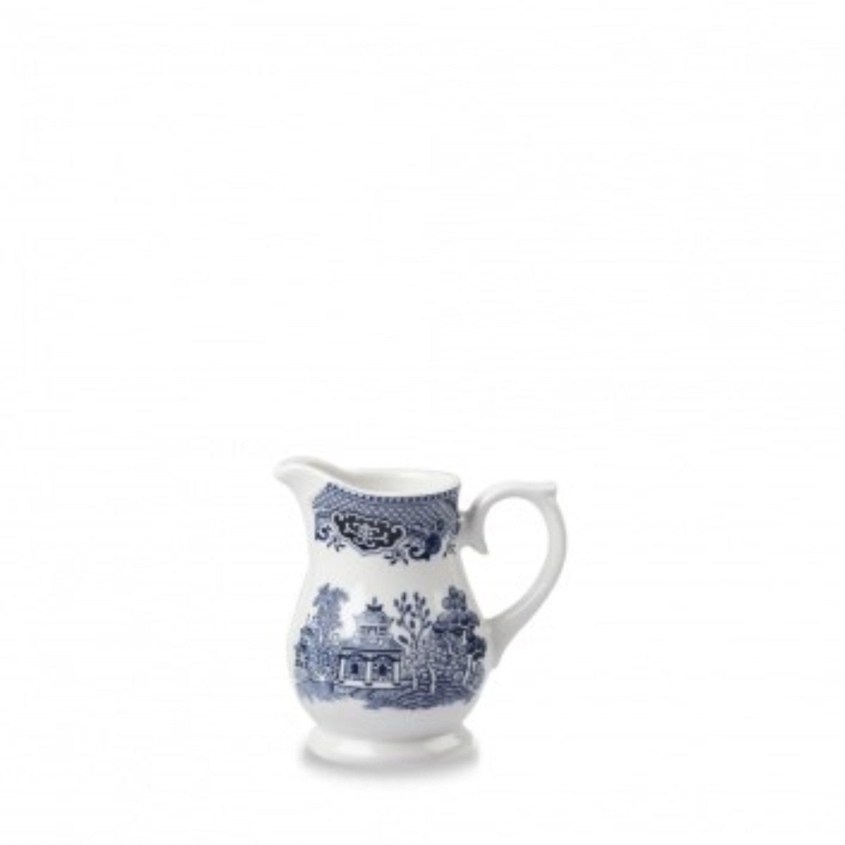 V.P. Blue Willow Sandringham Krug 14cl H10cm in Weiss präsentiert im Onlineshop von KAQTU Design AG. Kanne ist von Churchill
