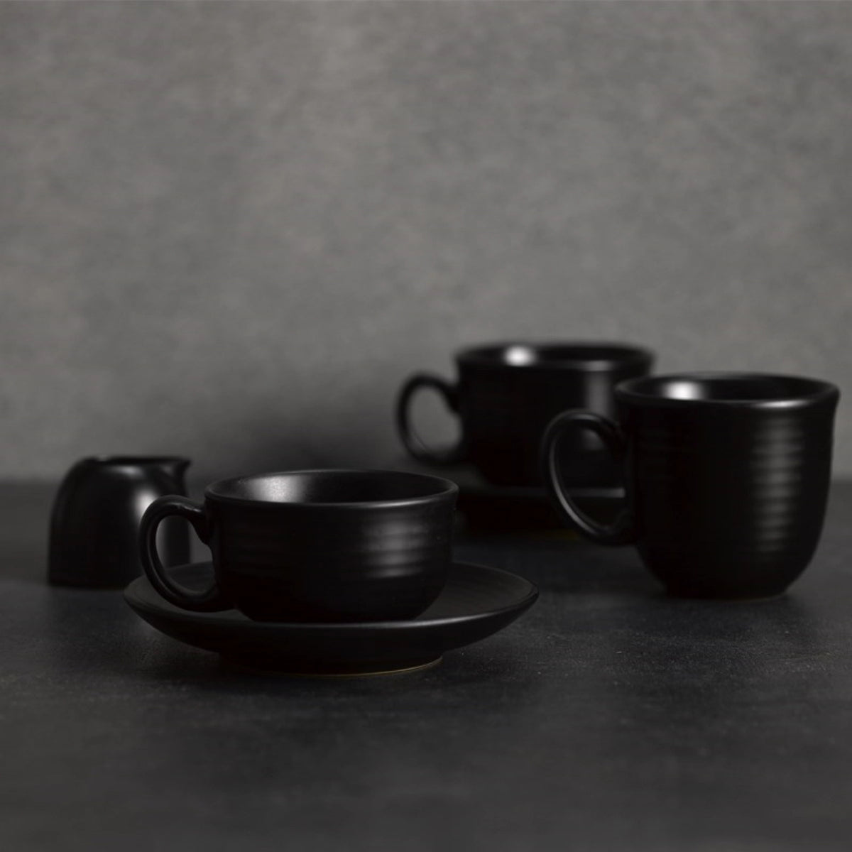 Evo Jet Dip Schale H5cm 7cl in Schwarz präsentiert im Onlineshop von KAQTU Design AG. Schale ist von Churchill