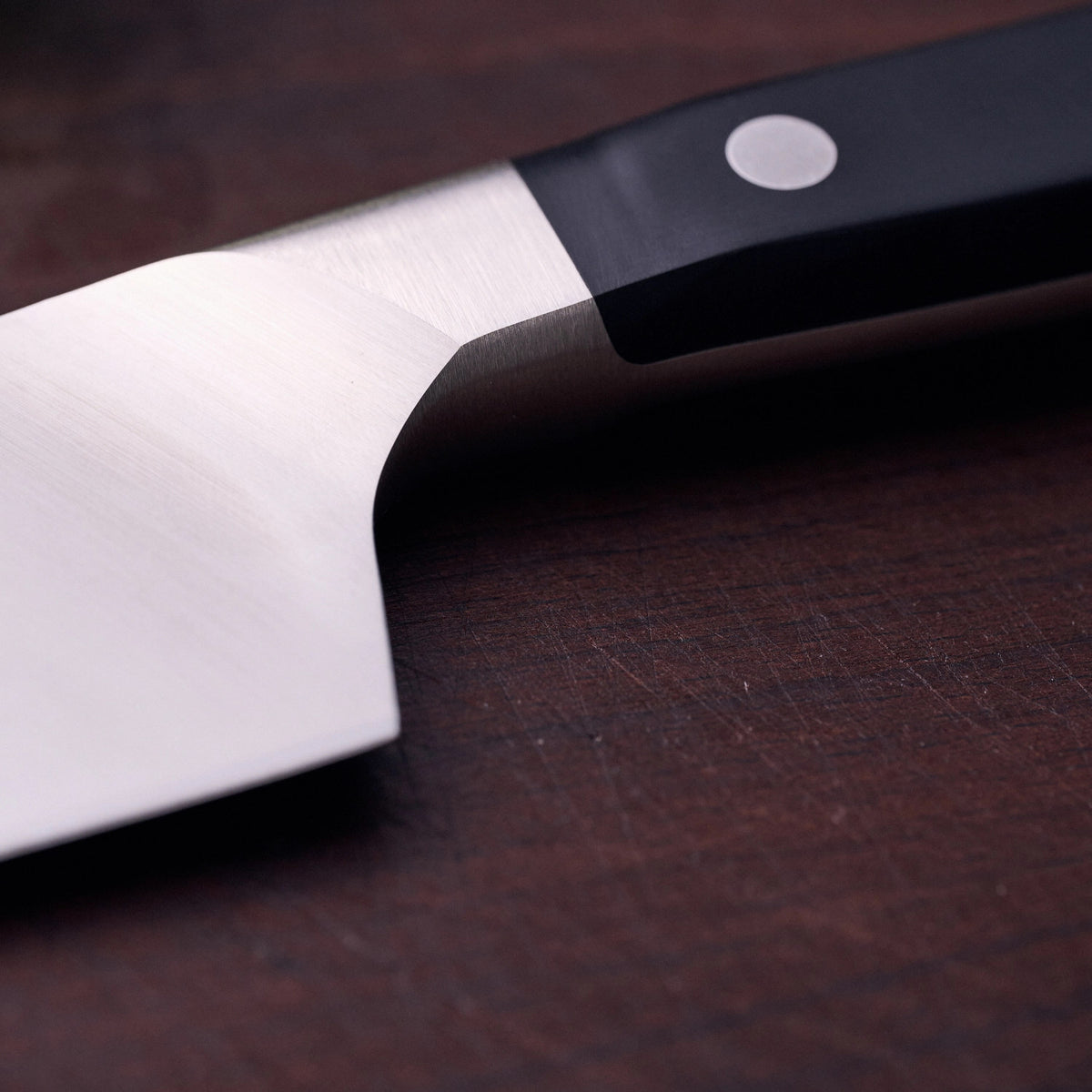 Zwilling Pro Nakiri 170mm in Schwarz präsentiert im Onlineshop von KAQTU Design AG. Küchenmesser ist von Zwilling Kitchen