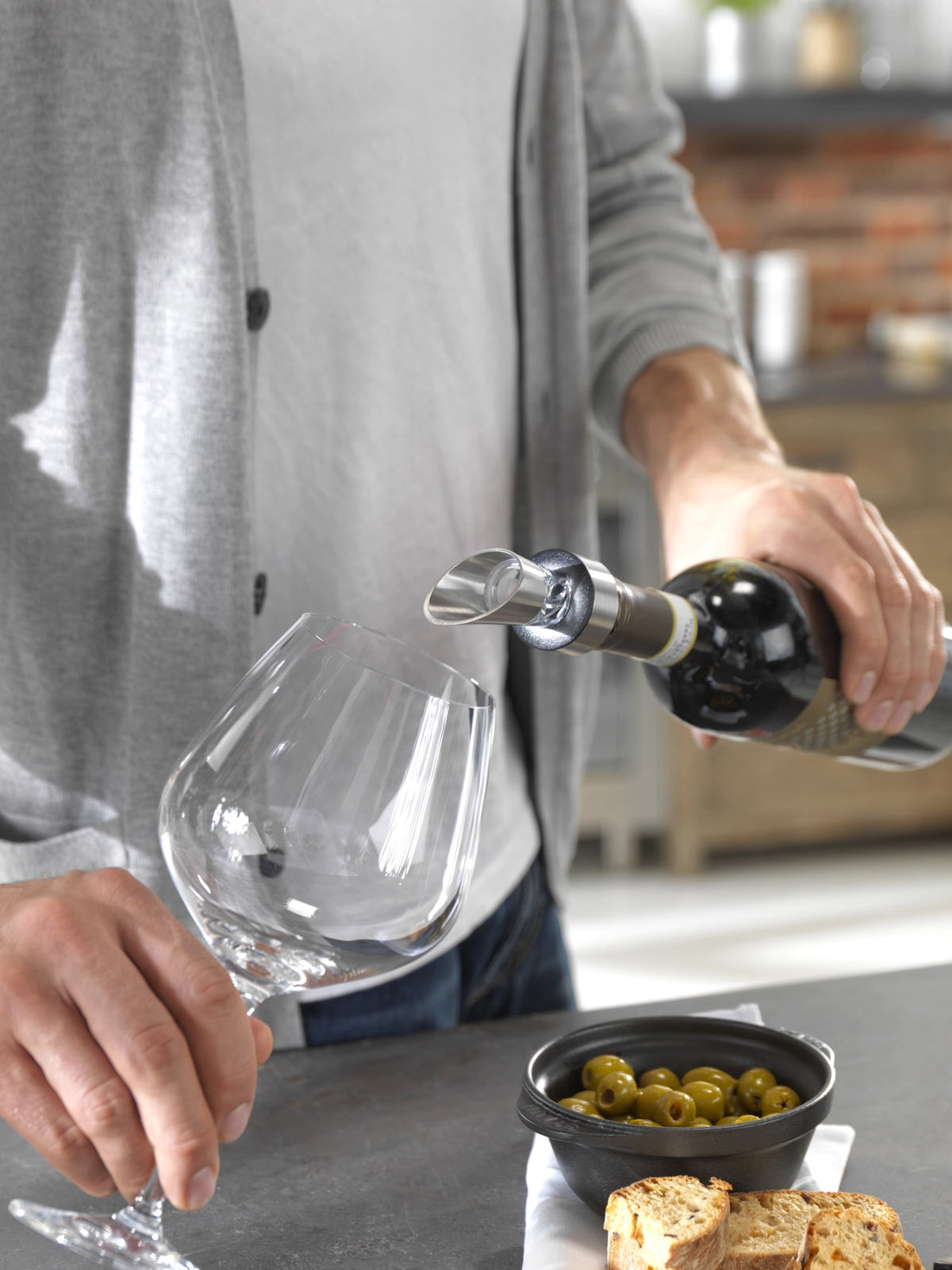 Sommelier-Set, 2-teilig in Schwarz präsentiert im Onlineshop von KAQTU Design AG. Barzubehör ist von Zwilling Kitchen
