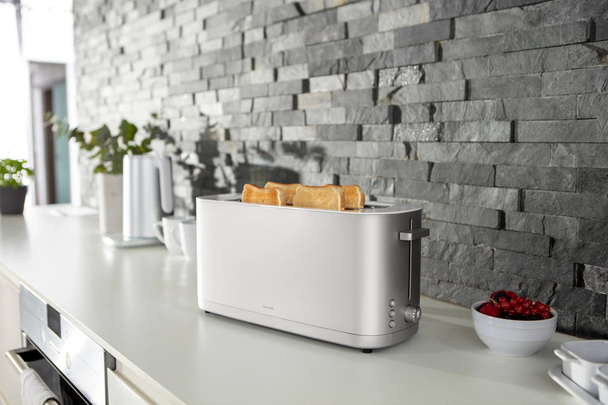 Enfinigy Toaster 2x4 mit Brötchenaufsatz silber in Silber präsentiert im Onlineshop von KAQTU Design AG. Küchengerät ist von Zwilling Kitchen