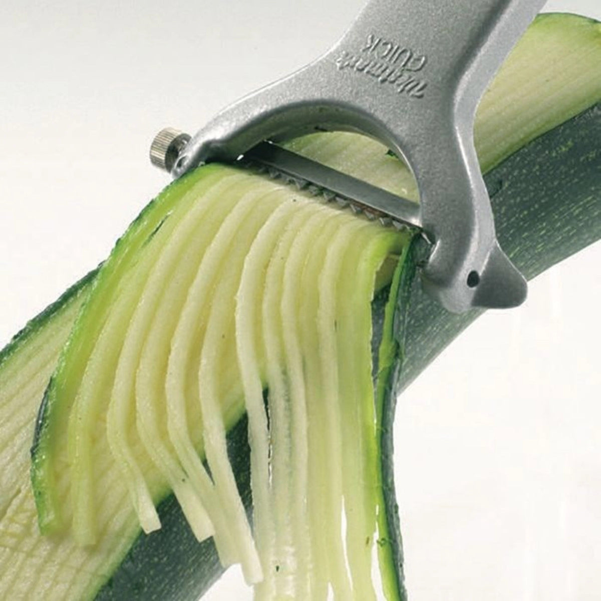 Julienne Schneider Quick-Spezial, 12x7.5x1cm in Silber präsentiert im Onlineshop von KAQTU Design AG. Küchenhelfer ist von Westmark