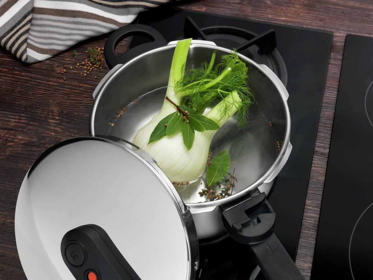 Ecoquick II Dampfkochtopf, 6l in Silber präsentiert im Onlineshop von KAQTU Design AG. ist von Zwilling Kitchen