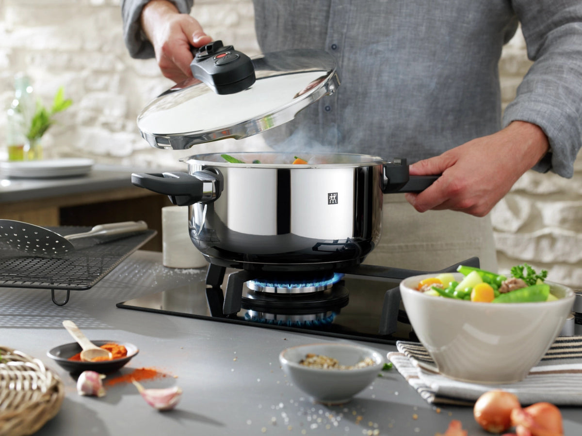 Ecoquick II Dampfkochtopf, 6l in Silber präsentiert im Onlineshop von KAQTU Design AG. ist von Zwilling Kitchen