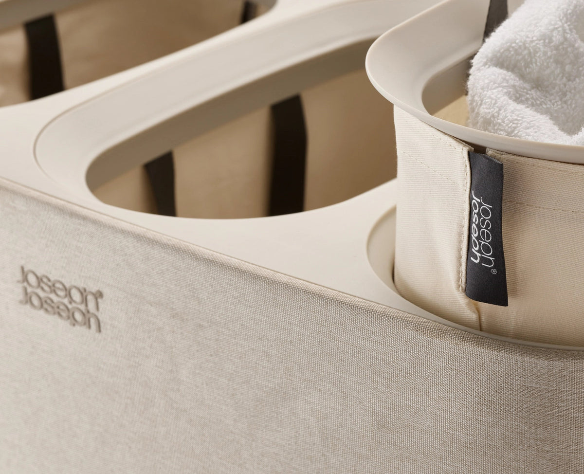 Tota Trio 90L Wäschekorb ecru in Beige präsentiert im Onlineshop von KAQTU Design AG. Wäschekorb ist von Joseph Joseph