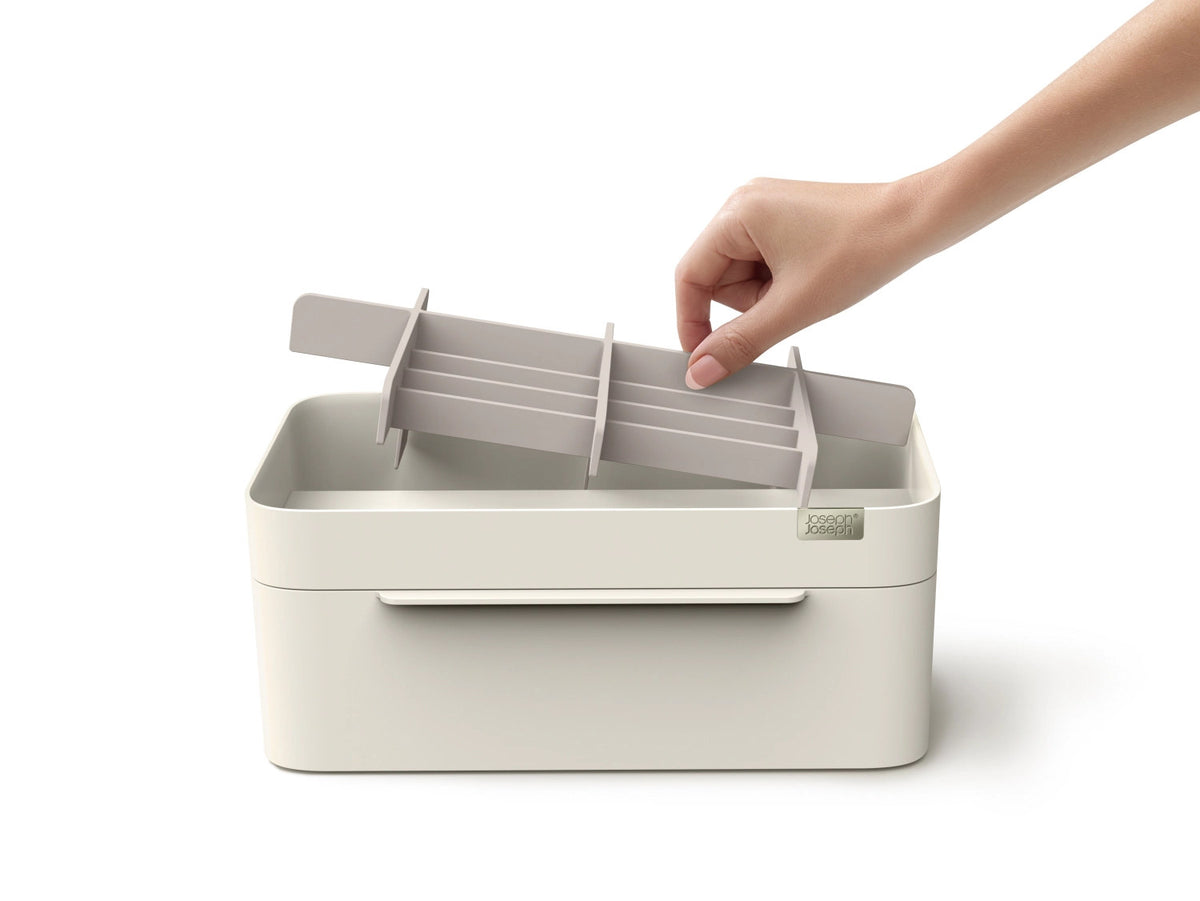 Viva grosser kosmetischer Organizer mit abnehmbarem Spiegel in Beige präsentiert im Onlineshop von KAQTU Design AG. Pflege ist von Joseph Joseph