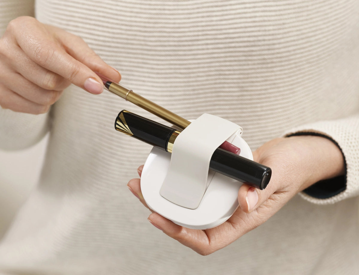 Geschenkset Make Me Up in Beige präsentiert im Onlineshop von KAQTU Design AG. Badzubehör ist von Joseph Joseph