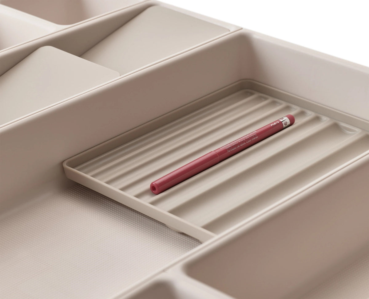 Viva 12 tlg. Makeup Organiser Set Shell in Beige präsentiert im Onlineshop von KAQTU Design AG. Pflege ist von Joseph Joseph