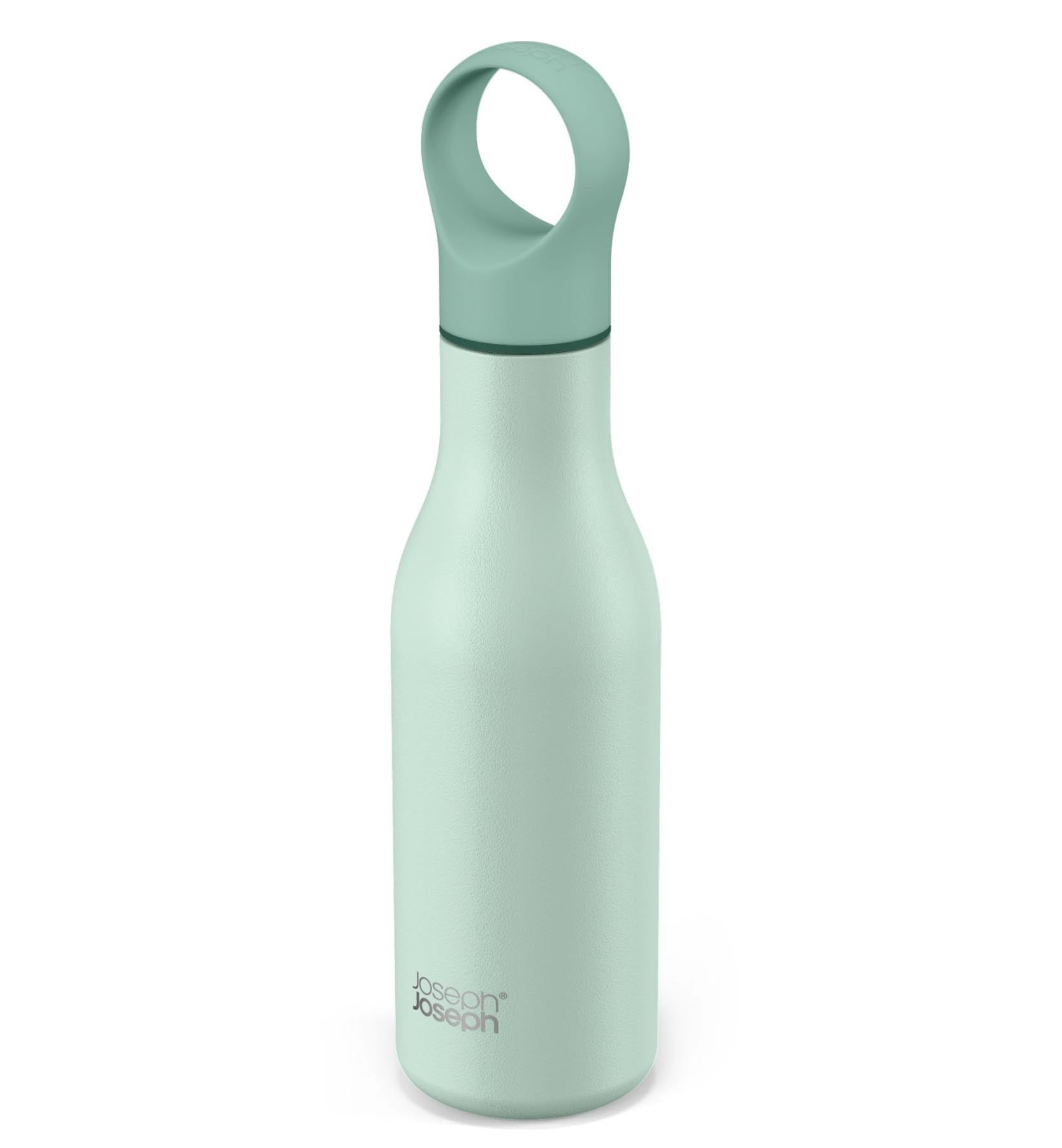 Loop Wasserflasche 500ml, grün in Grün präsentiert im Onlineshop von KAQTU Design AG. Trinkflasche ist von Joseph Joseph