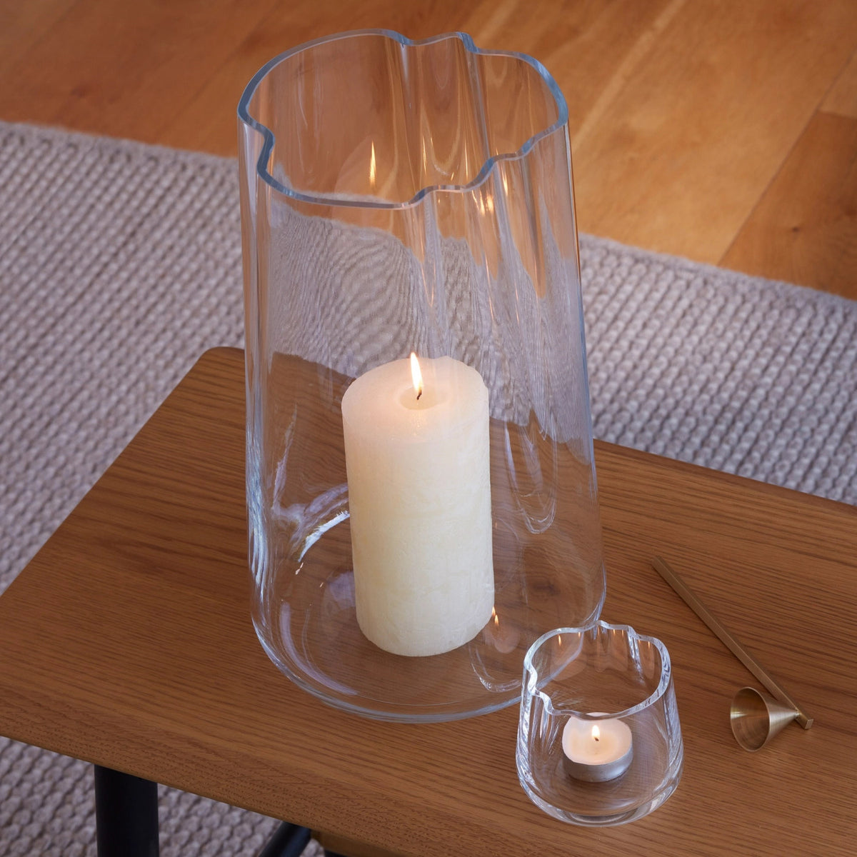 Lagoon Teelichthalter/Vase H8cm klar in Transparent präsentiert im Onlineshop von KAQTU Design AG. Teelichthalter ist von LSA
