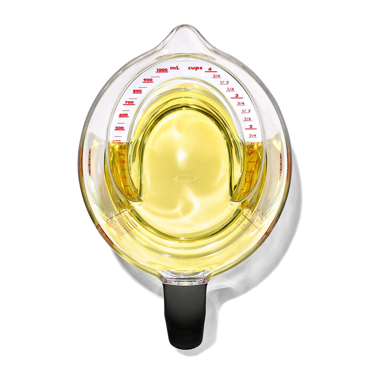 Abgewinkelter Messbecher 1L in Transparent präsentiert im Onlineshop von KAQTU Design AG. Küchenhelfer ist von OXO