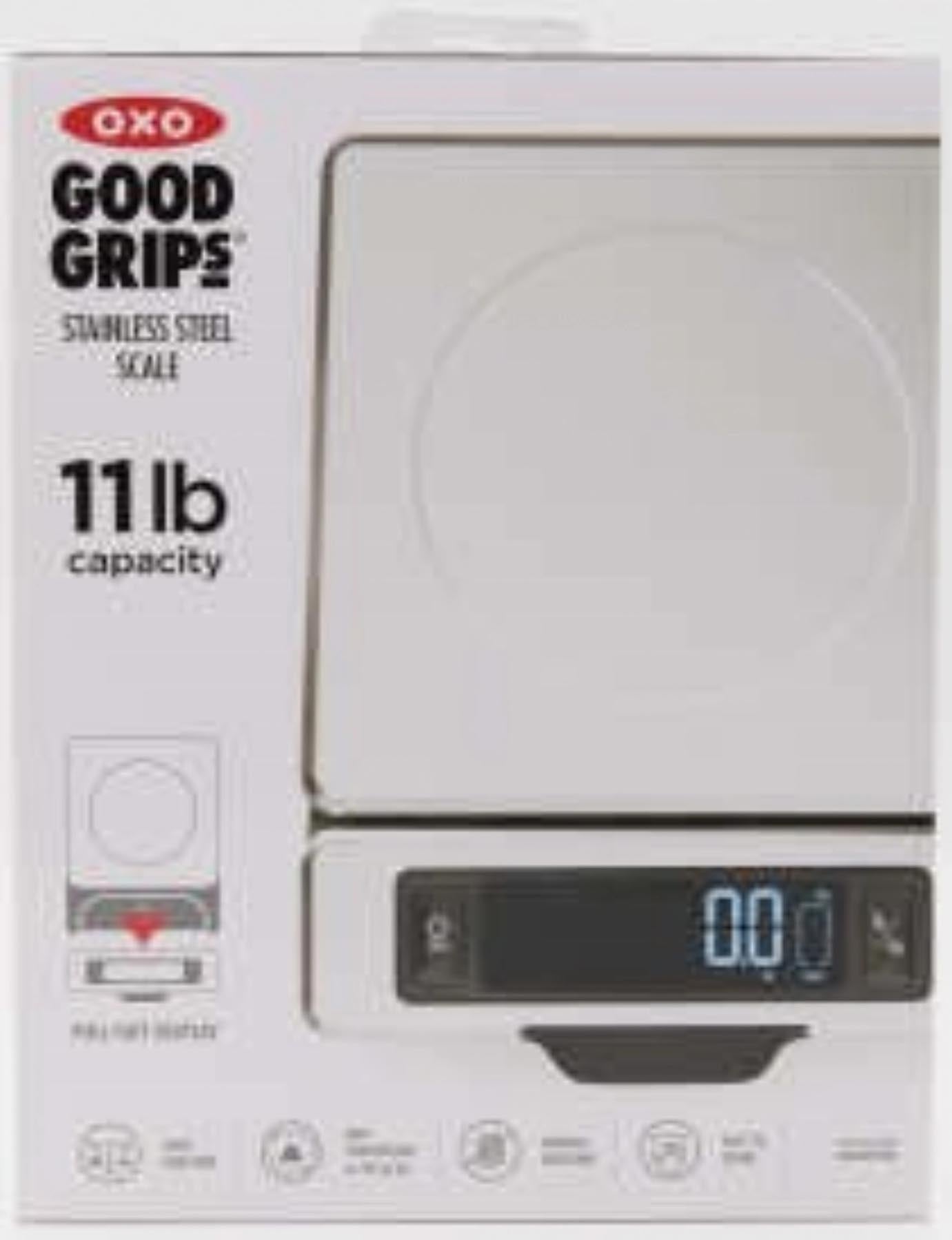 Moderne OXO Küchenwaage aus robustem Edelstahl, ausziehbar bis 5 kg, in stilvollem Weiß, perfekt für genaue Messungen in der Küche.