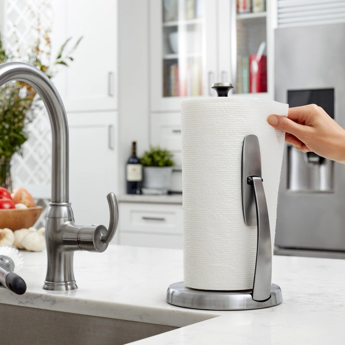 Good Grips Papierrollenhalter in Silber präsentiert im Onlineshop von KAQTU Design AG. Backutensilien ist von OXO