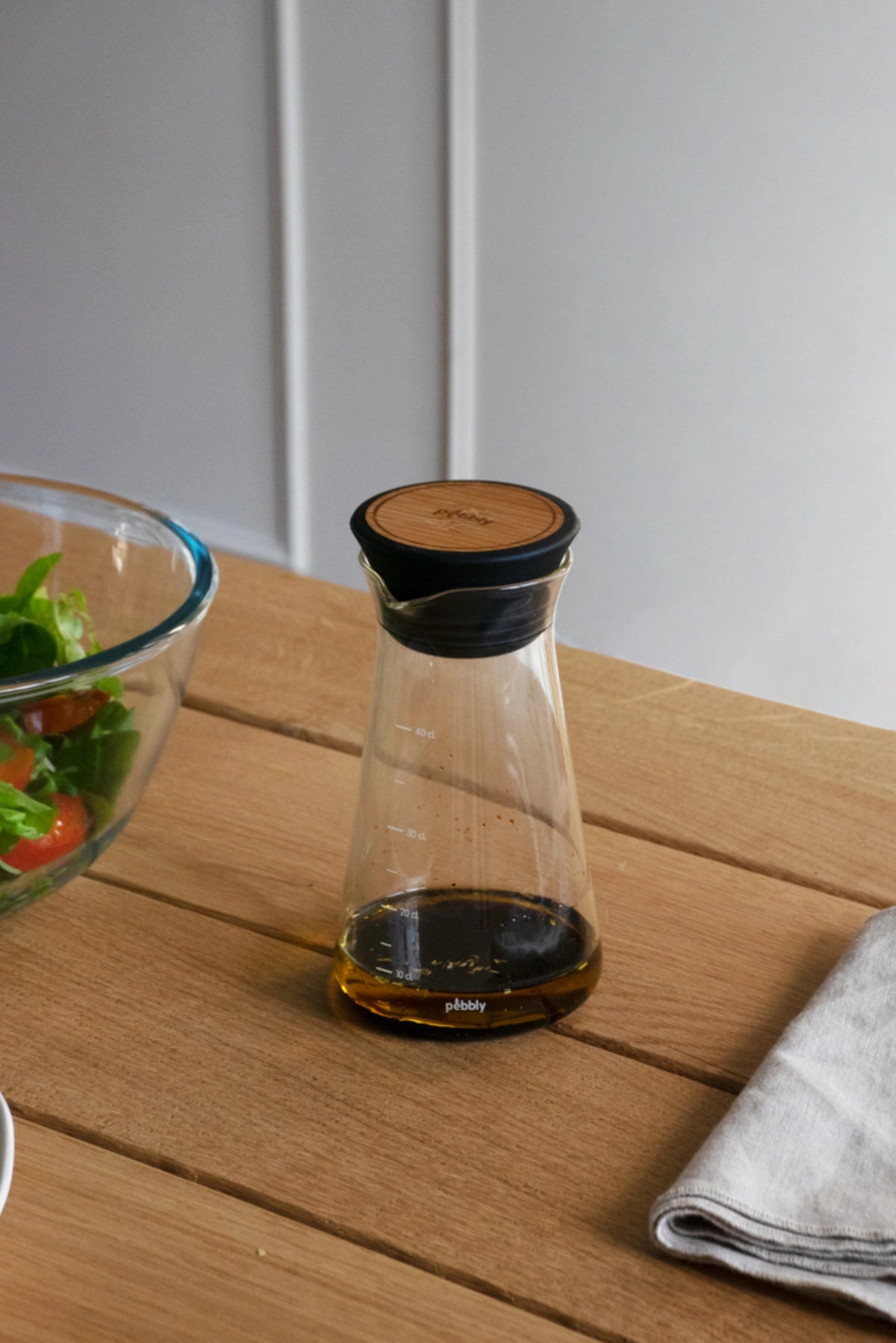 Pebbly Salat Shaker Glas, 45cl , schwarz in Schwarz präsentiert im Onlineshop von KAQTU Design AG. Salatzubehör ist von Pebbly