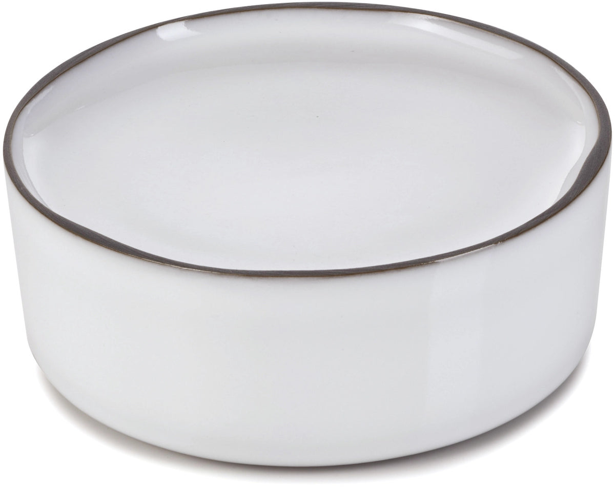 Caractère Podium, Ø15cm, H: 5.5cm, kumu. weiss in Weiss präsentiert im Onlineshop von KAQTU Design AG. Aufbewahrungsbehälter ist von Revol
