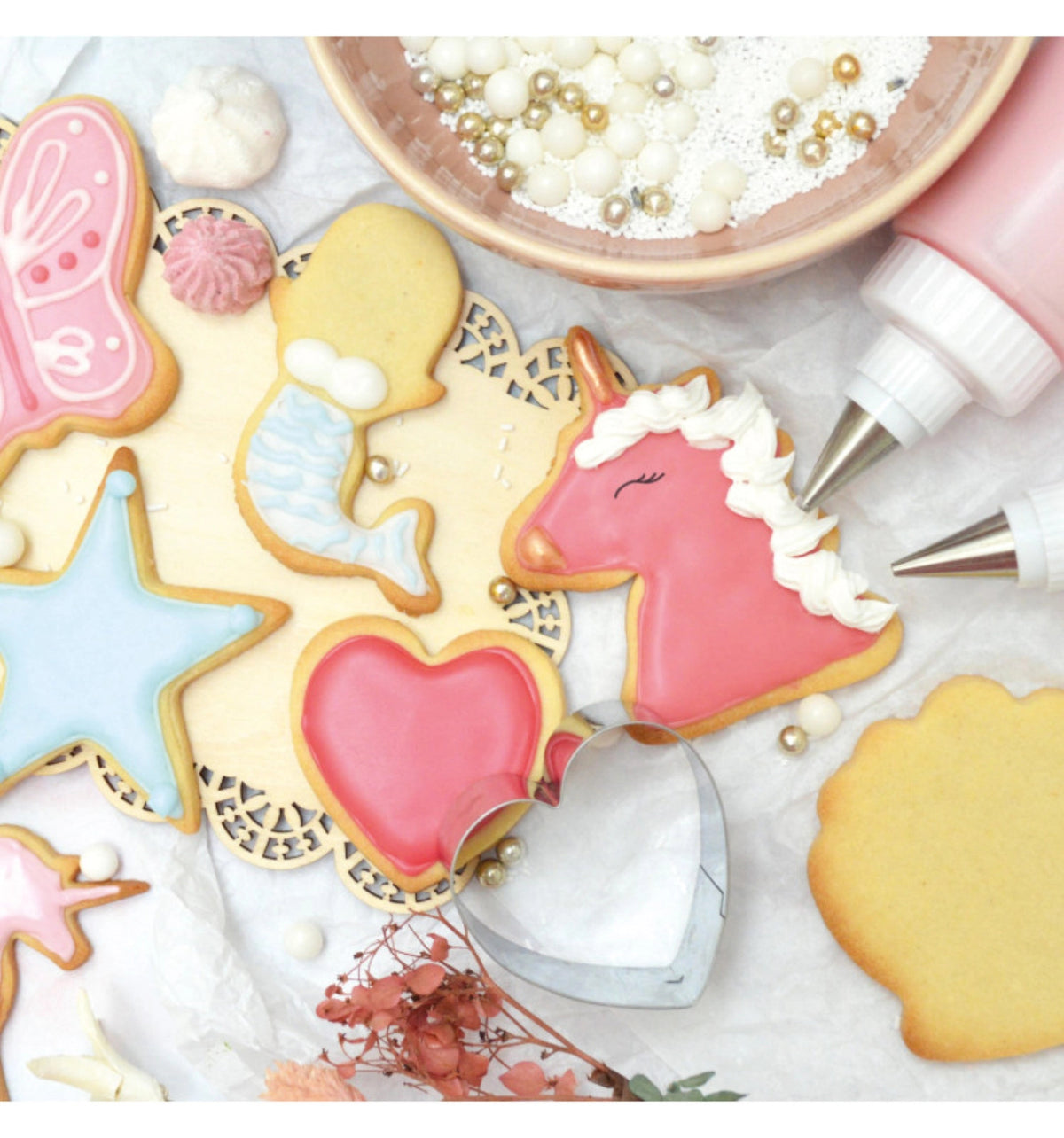 16-tlg. Set Ausstecher Märchen in Silber präsentiert im Onlineshop von KAQTU Design AG. Ausstecher ist von Scrap Cooking