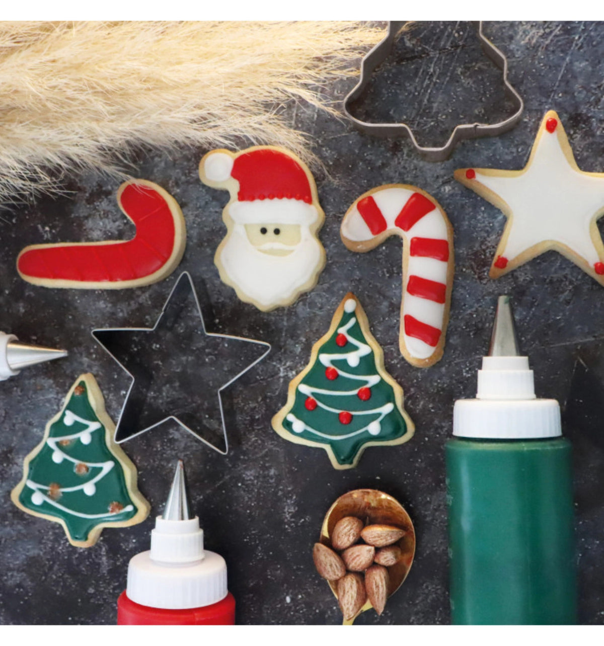 4er Set Ausstecher Weihnachten in Silber präsentiert im Onlineshop von KAQTU Design AG. Ausstecher ist von Scrap Cooking