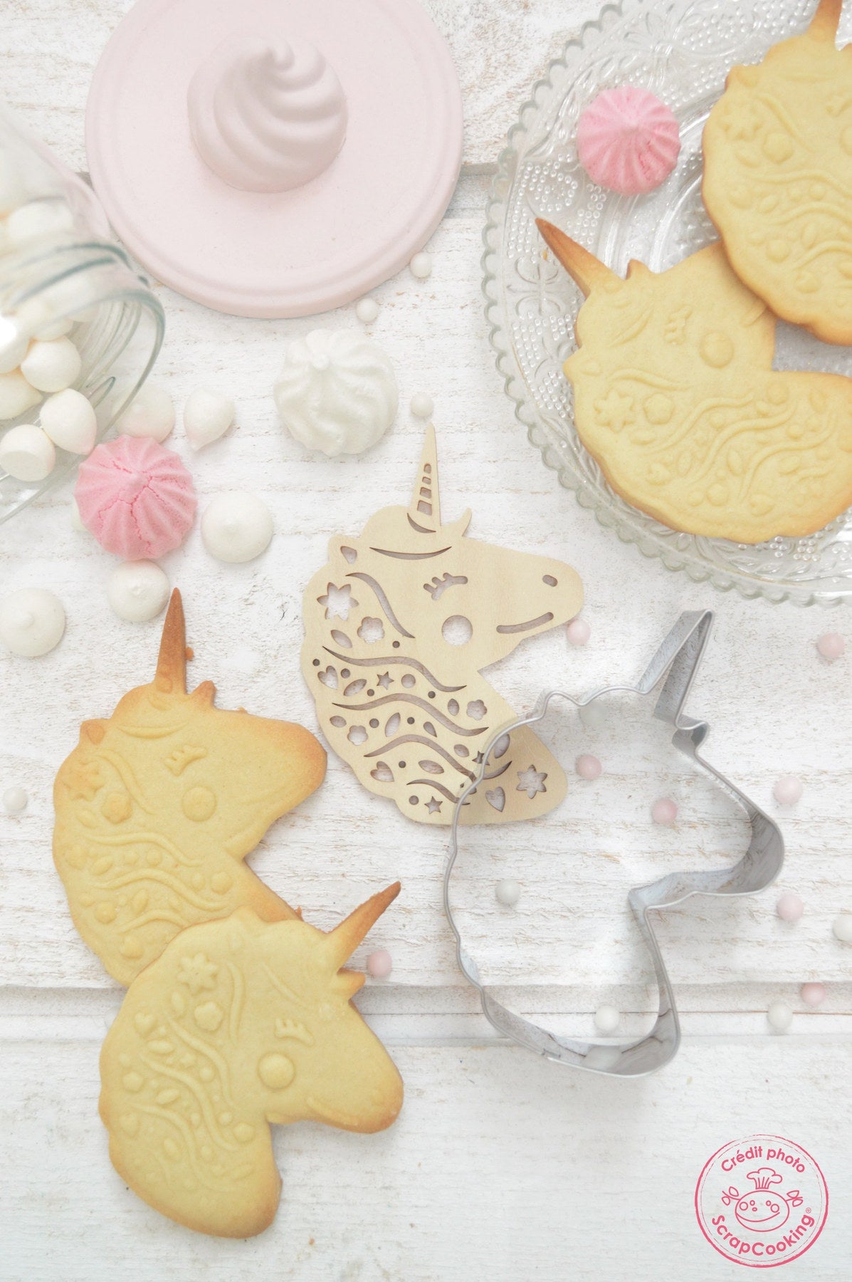 Ausstechform u. Holzpräger Einhorn in Silber präsentiert im Onlineshop von KAQTU Design AG. Ausstecher ist von Scrap Cooking
