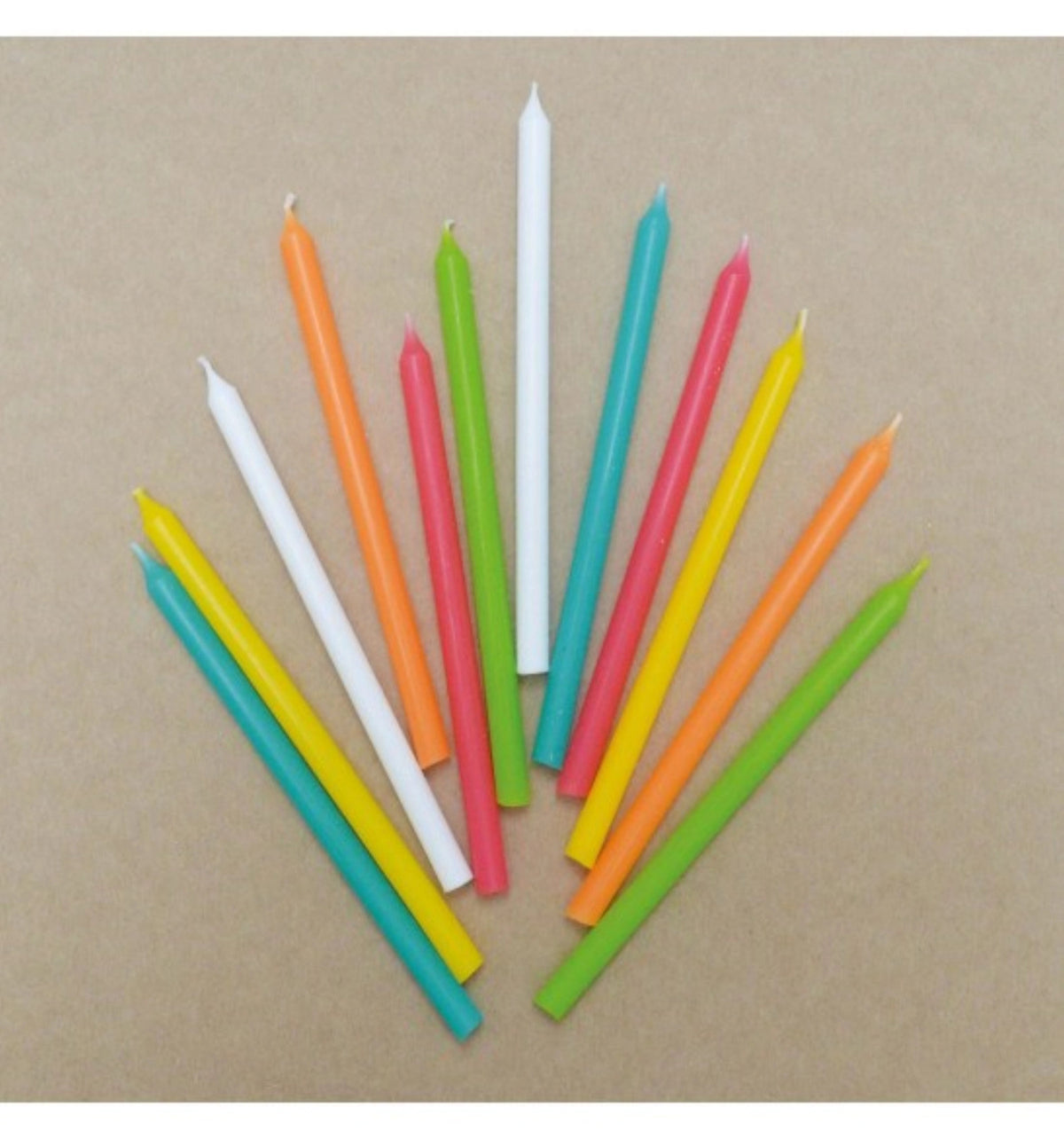 12er Set Kerzen lang bunt 12cm Migros Do It in Mehrfarbig präsentiert im Onlineshop von KAQTU Design AG. Kerzen ist von Scrap Cooking