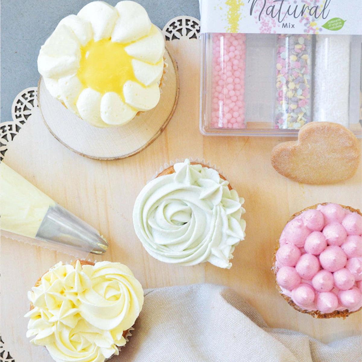 Spritzbeutel mit zwei Kammern 6 St. 30x25cm in Weiss präsentiert im Onlineshop von KAQTU Design AG. Backutensilien ist von Scrap Cooking