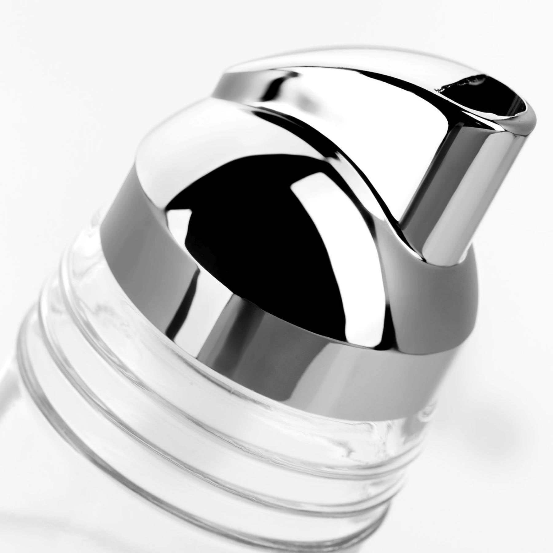 Stilvoller Gewürzstreuer Paris-Chrome von Westmark, perfekt zum präzisen Dosieren von Gewürzen und Ölen für Ihre Gerichte.