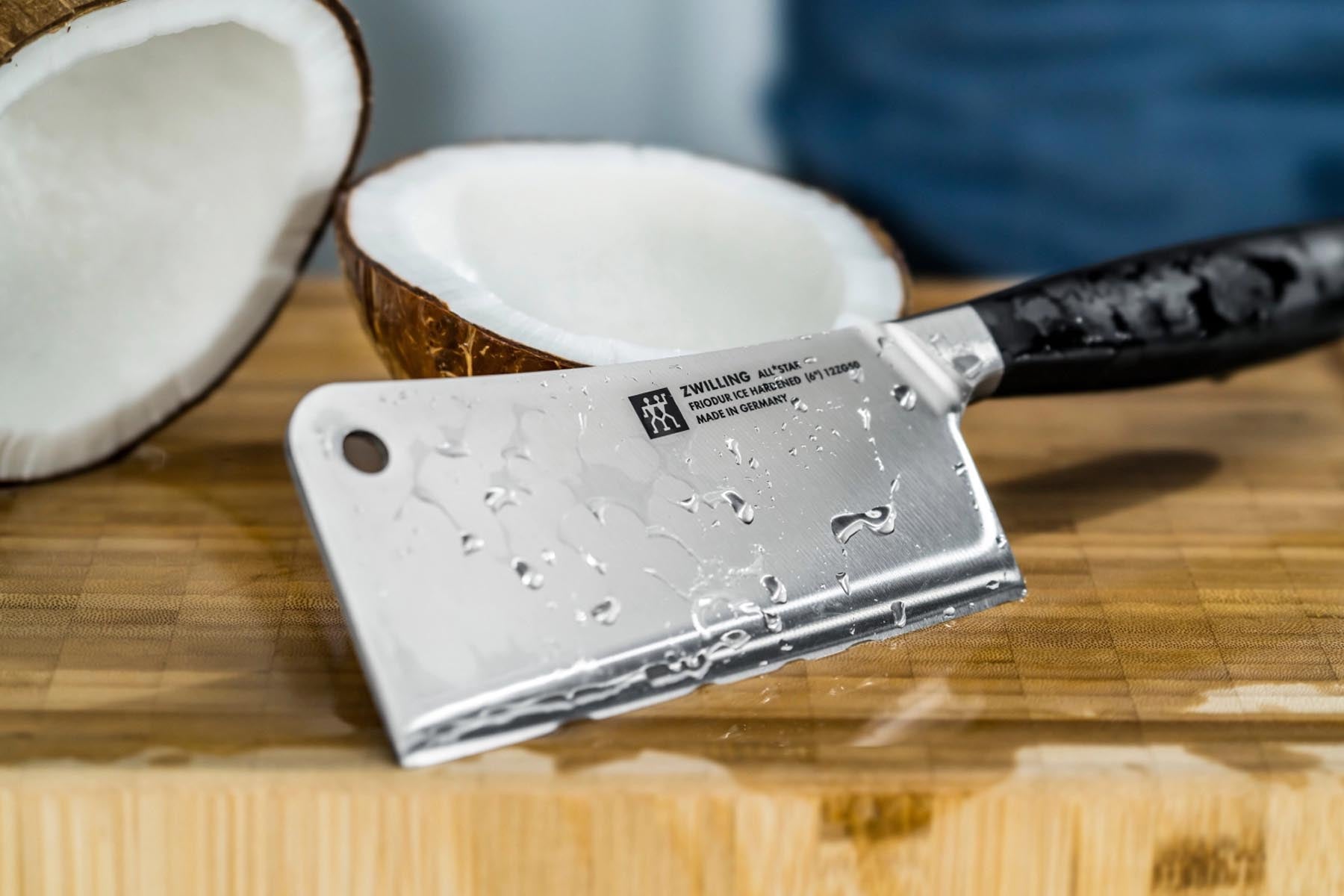 Elegantes Zwilling All Star Chin. Hackmesser 150 in gold-matt, ideal für präzise Schneidarbeiten und vielseitige Küchenanwendungen.