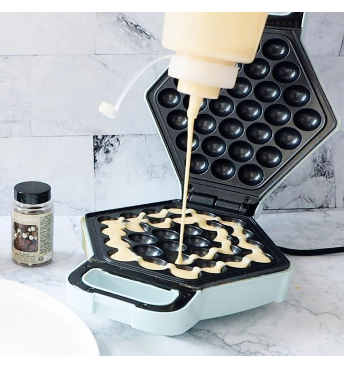 Squeezer XXL 1L in Transparent präsentiert im Onlineshop von KAQTU Design AG. Backutensilien ist von Scrap Cooking