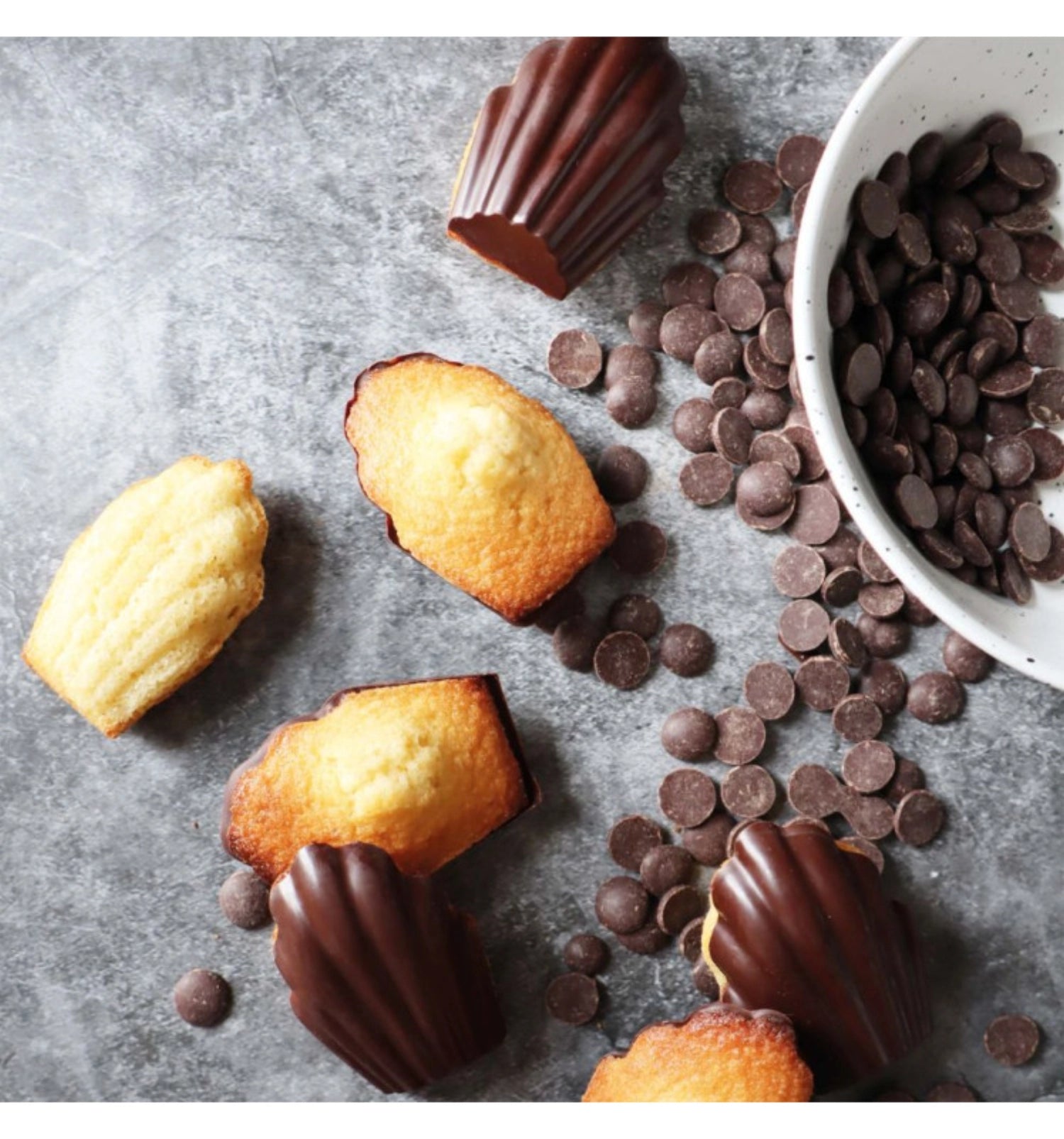 Silikonbackform für 9 Madeleines von Scrap Cooking, ideal für die Zubereitung von köstlichen, perfekt geformten Backwaren.