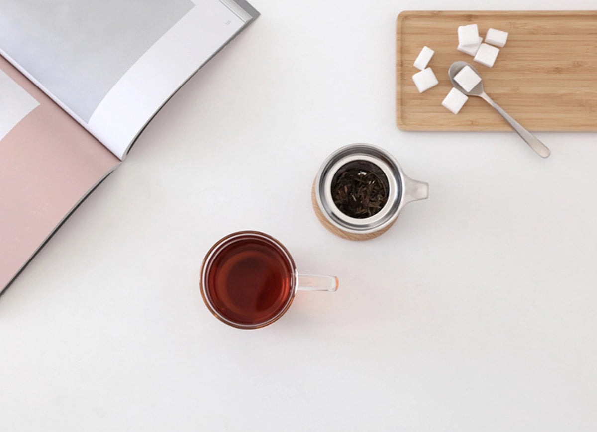Minima Balance Teetasse mit Sieb 500ml in Weiss präsentiert im Onlineshop von KAQTU Design AG. Tasse ist von Viva