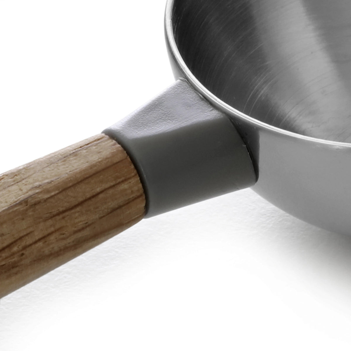 Pure Teelöffel L15.5cm Edelstahl Holz in Braun präsentiert im Onlineshop von KAQTU Design AG. Kochbesteck ist von Viva