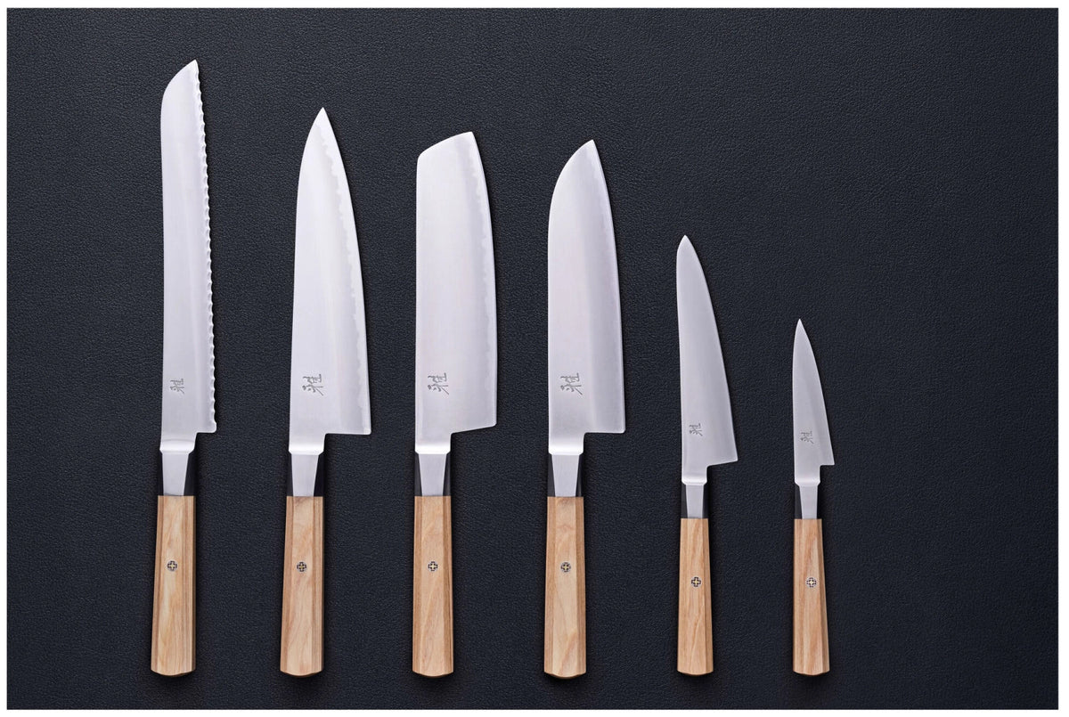 Koya 4000 FC V2 Kudamono 9cm in Beige präsentiert im Onlineshop von KAQTU Design AG. Küchenmesser ist von Miyabi