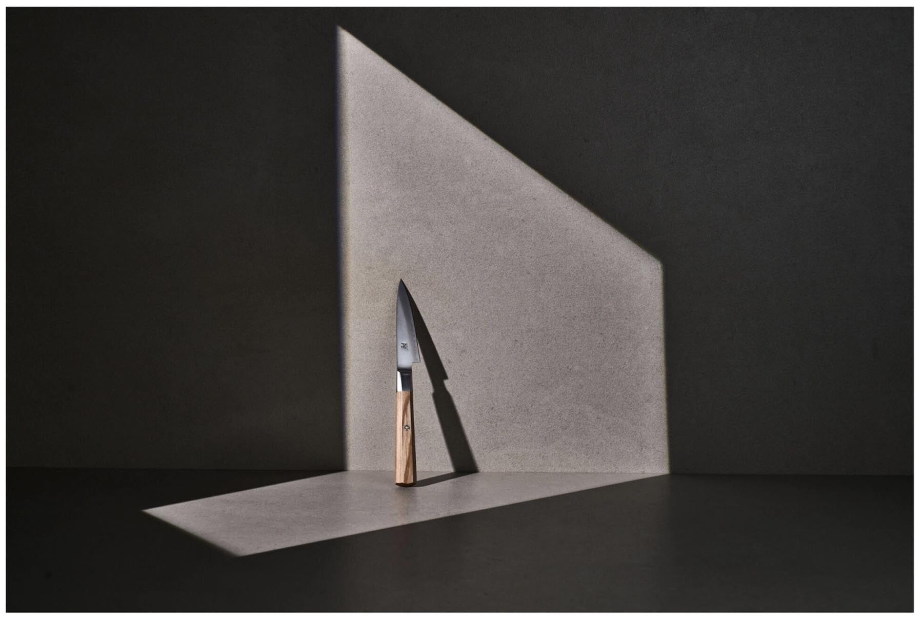 Hochwertiges Miyabi Koya 4000 FC V2 Kudamono Küchenmesser (9 cm) mit stilvollem Design, perfekt für feine Schneidarbeiten und kulinarische Kreativität.