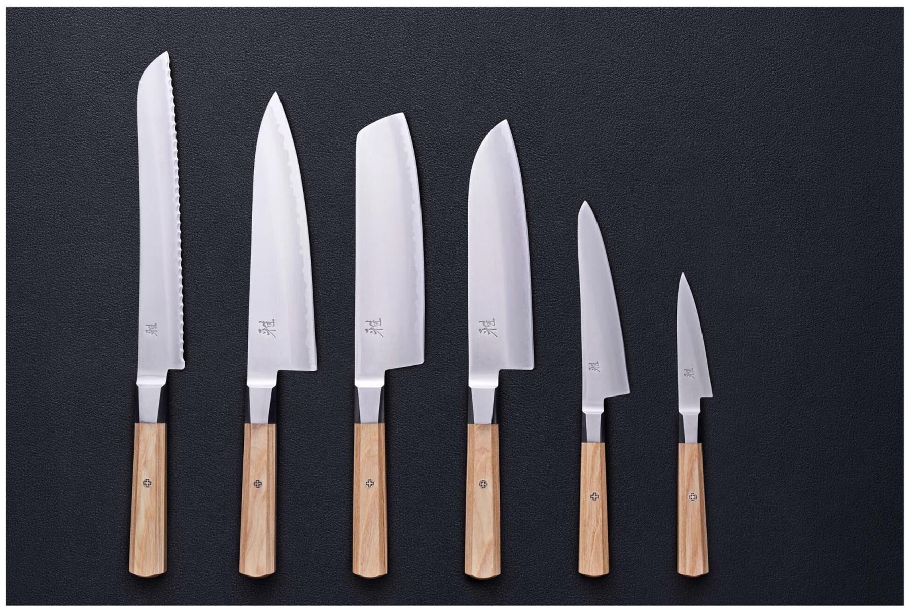 Elegantes Miyabi Koya 4000 FC V2 Kudamono Küchenmesser (9 cm) mit scharfer Klinge, ideal für präzise Schneidetechniken in der Küche.