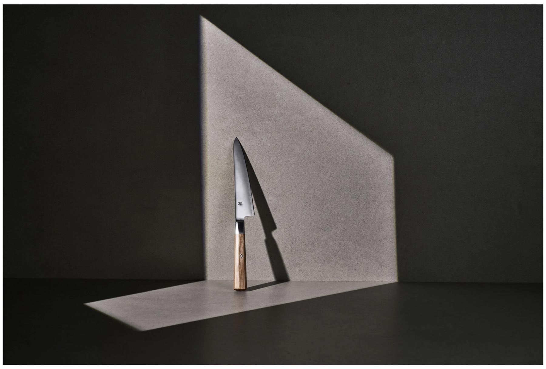 Hochwertiges Shotoh Küchenmesser von Miyabi, Koya 4000 FC V2, 14 cm, perfekt für feine Schneidarbeiten und anspruchsvolles Kochen.