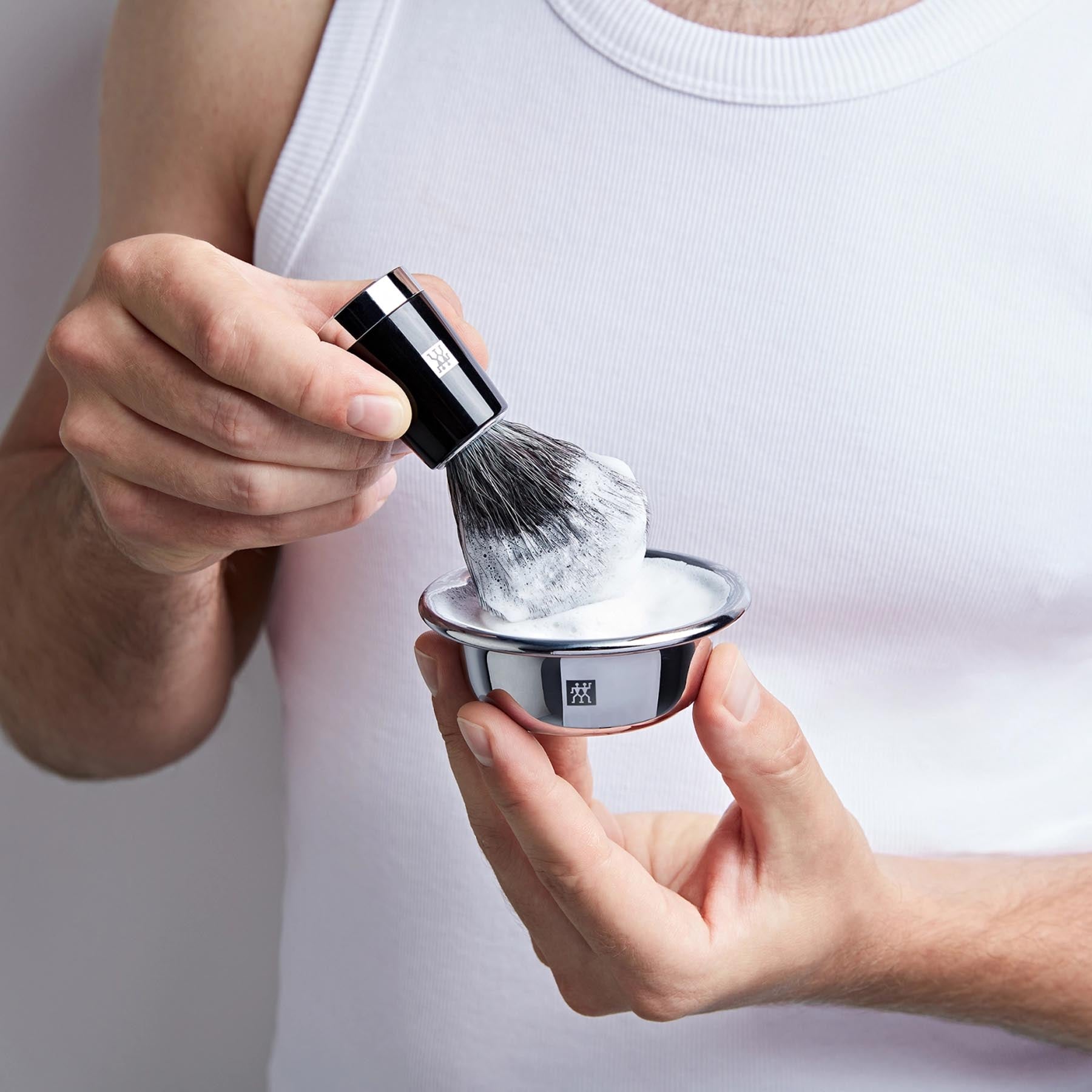 Hochwertige Rasierschale in elegantem Schwarz von Zwilling Beauty, perfekt für ein luxuriöses Rasurerlebnis und stilvolle Badezimmergestaltung.