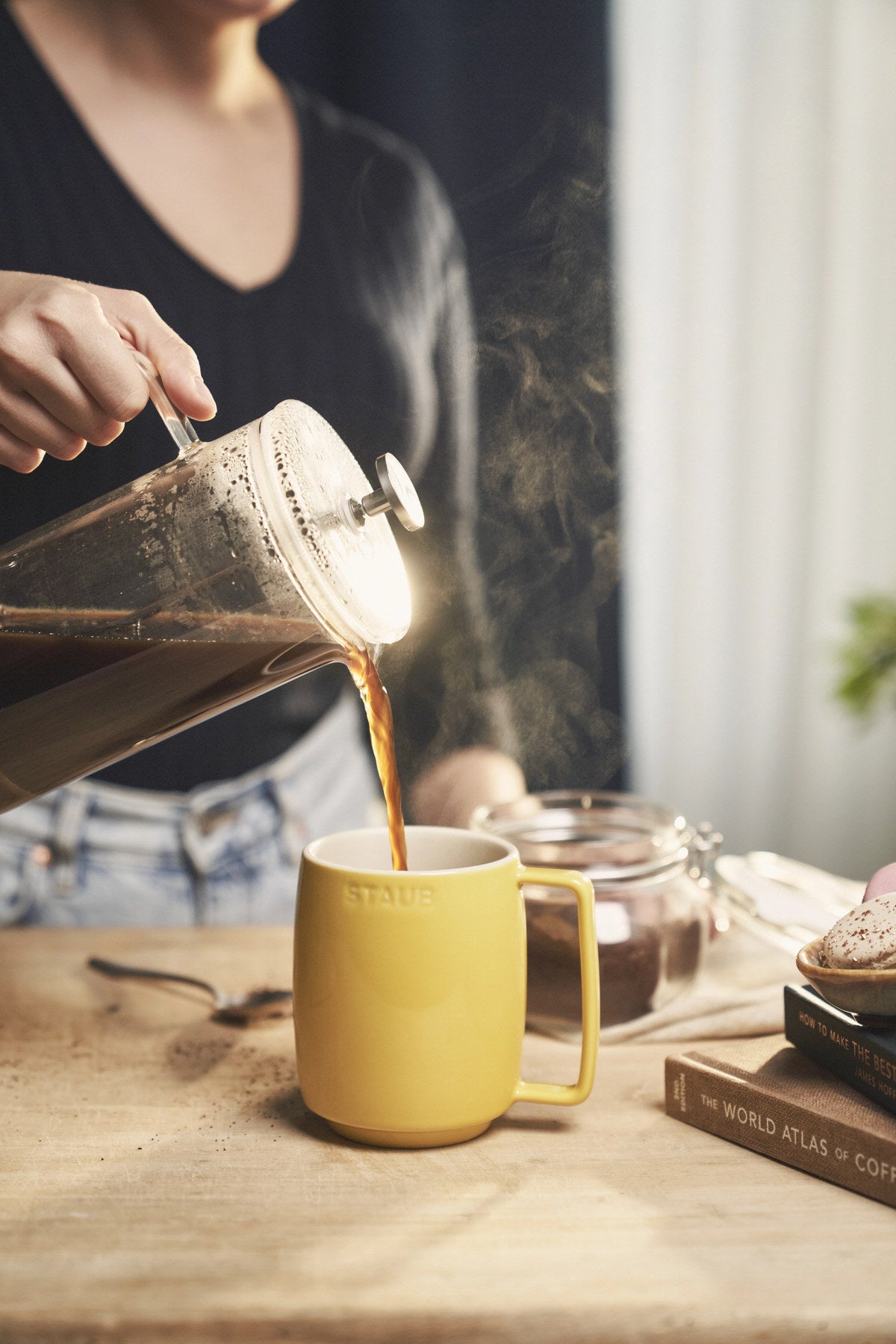 Tasse Citron L 475ml in Gelb präsentiert im Onlineshop von KAQTU Design AG. Espressotassen ist von Staub