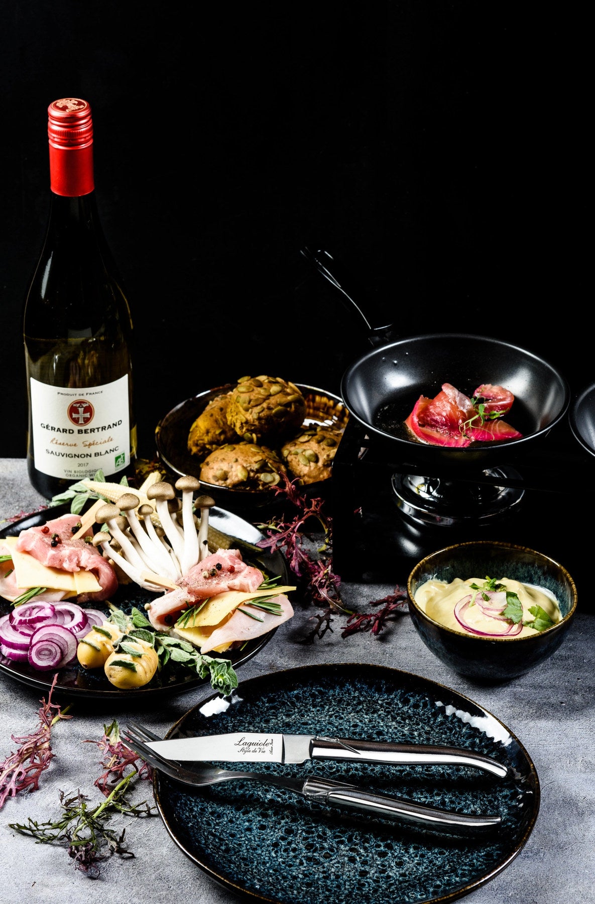 Laguiole Luxury Line Steakmesser rostfreier Stahl in Silber präsentiert im Onlineshop von KAQTU Design AG. Küchenmesser ist von Laguiole Style de Vie