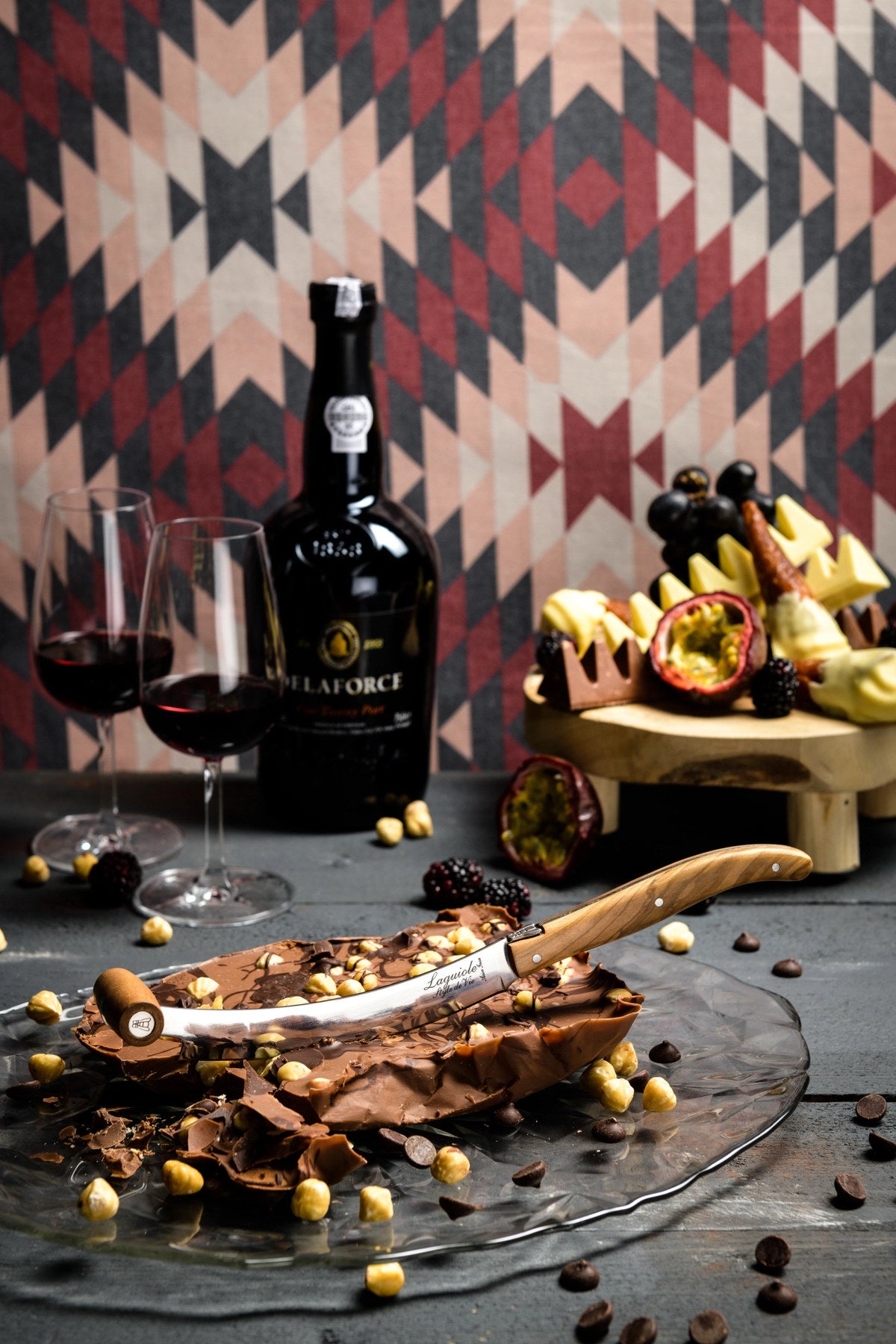 Laguiole Luxury Line Käsemesserset Olivenholz in Braun präsentiert im Onlineshop von KAQTU Design AG. Küchenmesser ist von Laguiole Style de Vie