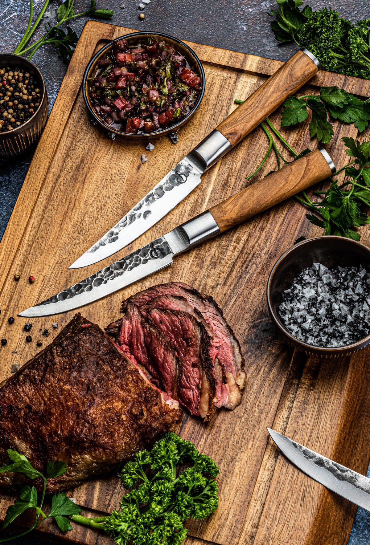 Olive Steakmesser 10cm in Beige präsentiert im Onlineshop von KAQTU Design AG. Küchenmesser ist von Forged