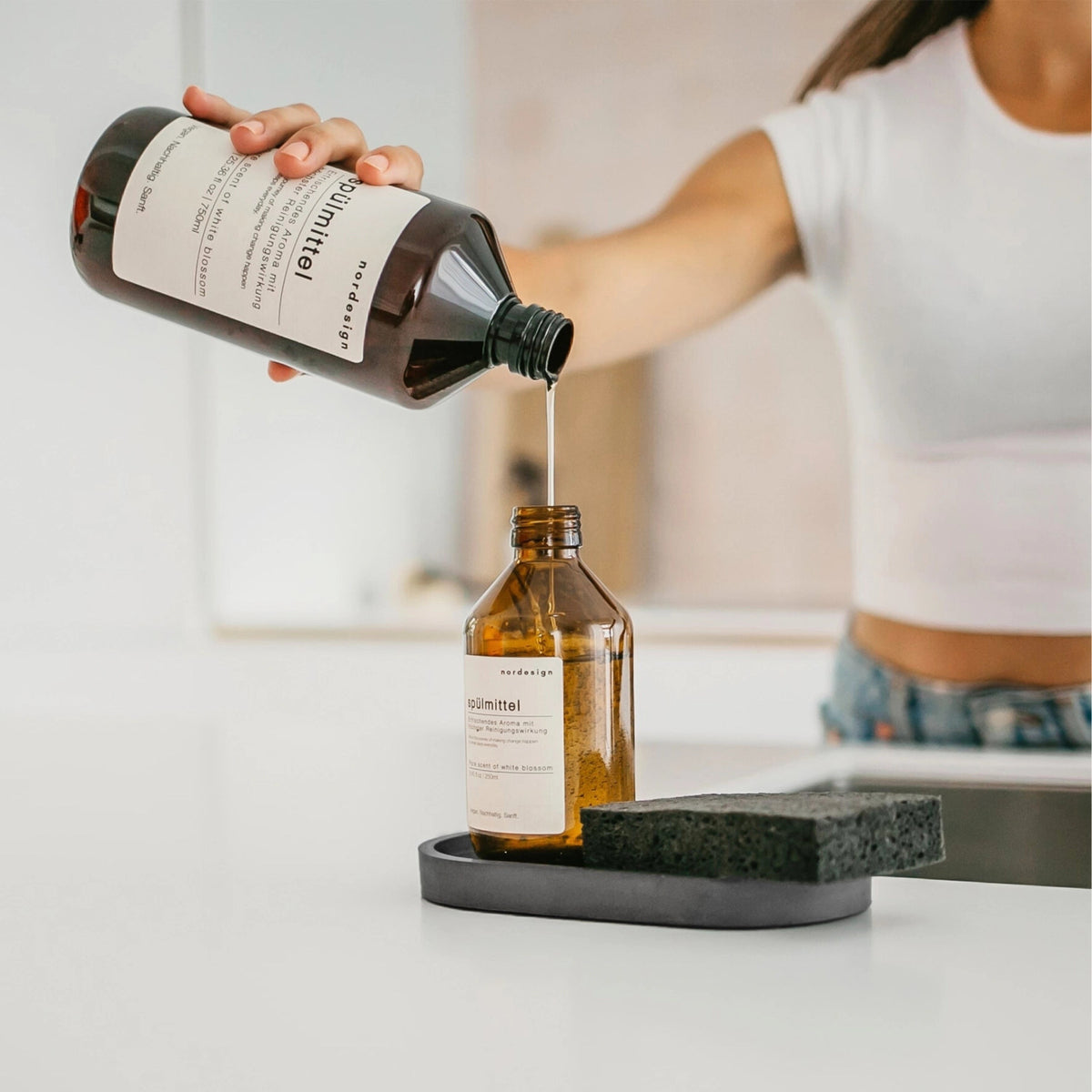Nachfüllflasche Spülmittel 730ml bergamot & lemongrass in Transparent präsentiert im Onlineshop von KAQTU Design AG. ist von Nordesign
